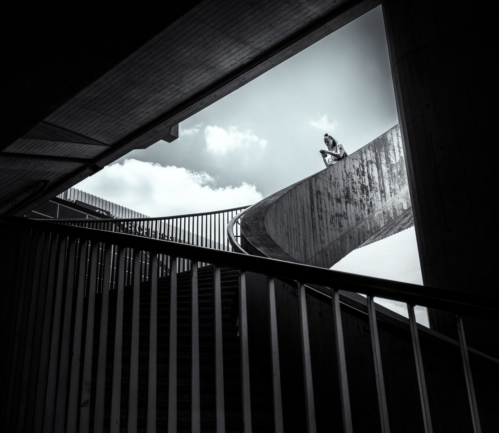 Descent the curved shadows